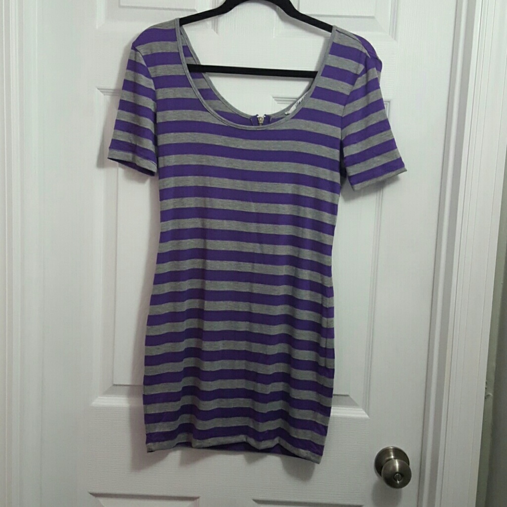 ⬇️Purple and gray striped bodycon dress